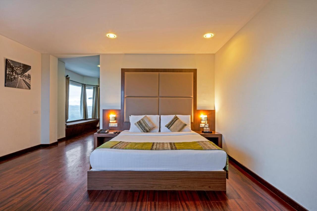 Sterling Fern Hill सहारा 5*